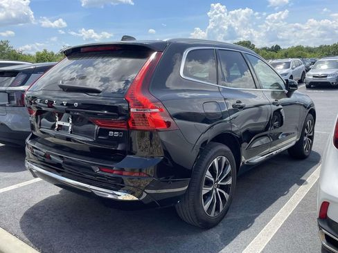 Used 2023 Volvo XC60 B5 Plus AWD/4WD image 4
