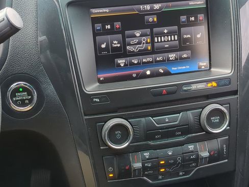 Used 2016 Ford Explorer XLT w/ Equipment Group 202A image 17