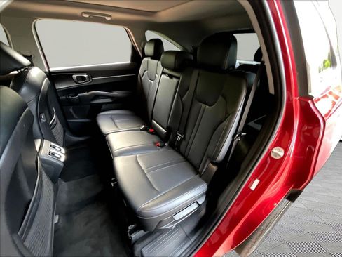 Used 2021 Kia Sorento S w/ Panoramic Sunroof Package FWD image 21
