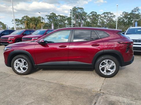 Used 2024 Chevrolet Trax LS w/ LS Convenience Package image 7