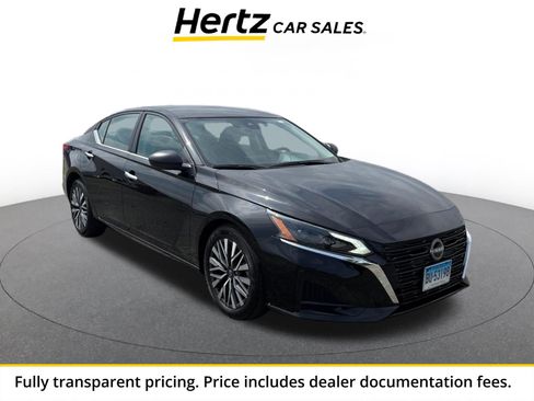 Used 2025 Nissan Altima 2.5 SV FWD image 1
