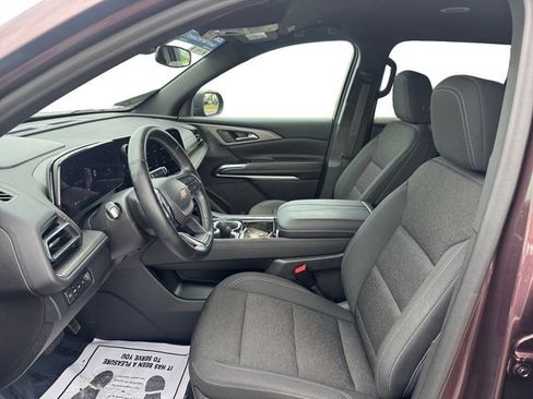 Used 2024 Chevrolet Traverse LT AWD/4WD image 10