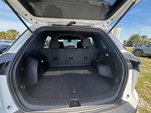 Used 2025 Chevrolet Equinox LT FWD image 33