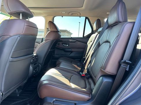 Used 2025 Honda Pilot Elite image 15