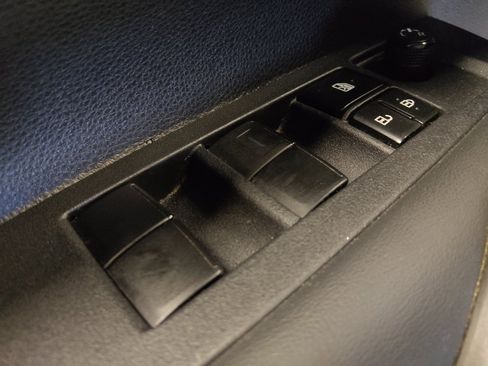 Used 2022 Toyota Corolla SE FWD image 27