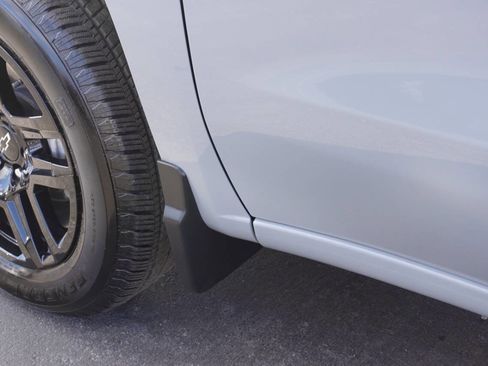 Used 2024 Chevrolet Silverado 1500 Custom image 11