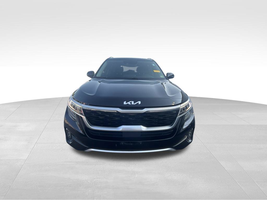 Certified 2023 Kia Seltos SX w/ SX Sunroof Package AWD/4WD image 9