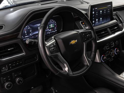Used 2022 Chevrolet Suburban LT AWD/4WD image 36