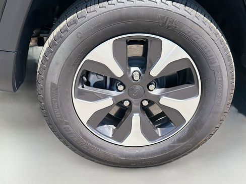 Used 2023 Jeep Grand Cherokee 4WD 4xe image 10