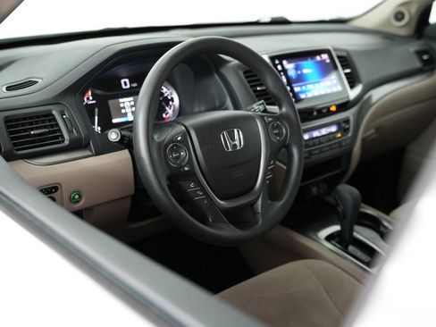 Used 2017 Honda Pilot EX image 6