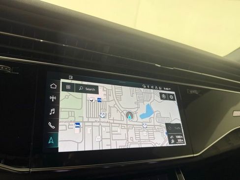 Used 2022 Audi Q8 Premium Plus image 18