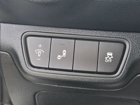 Used 2024 Kia Forte LXS w/ LXS Technology Package FWD image 17