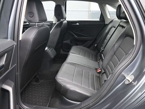 Used 2024 Volkswagen Jetta SE FWD image 8