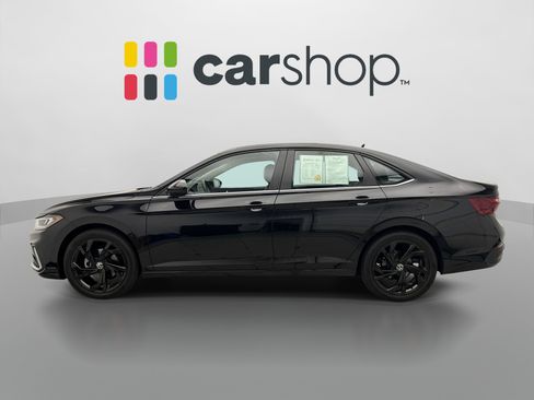 Used 2025 Volkswagen Jetta SE w/ Sunroof Package FWD image 2