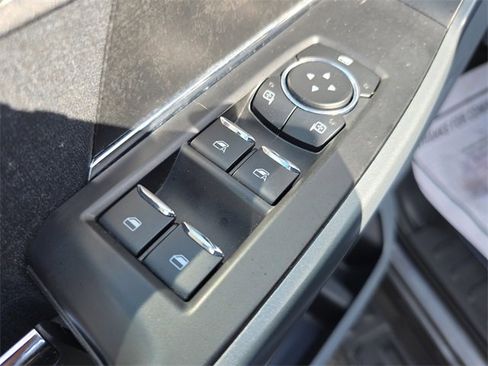 Used 2023 Ford F150 Lightning XLT image 19