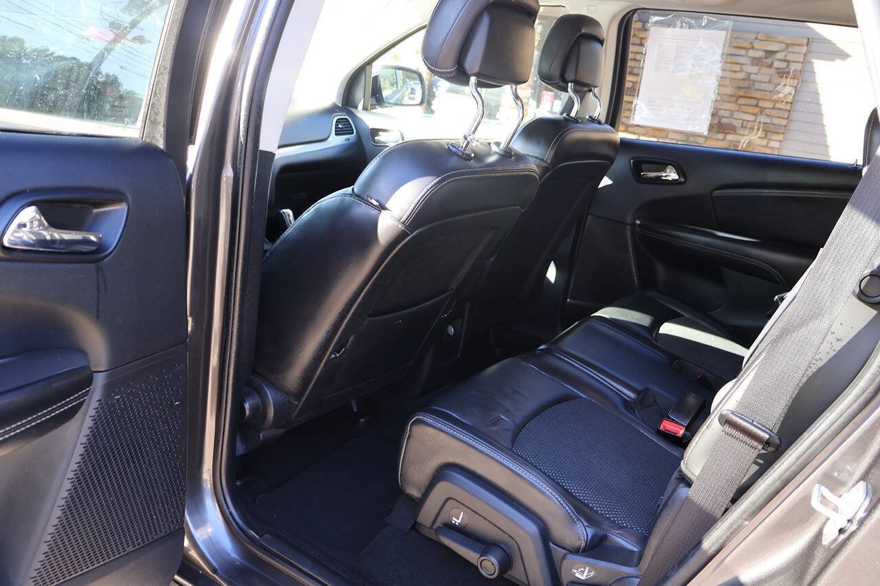 Used 2017 Dodge Journey Crossroad FWD image 15
