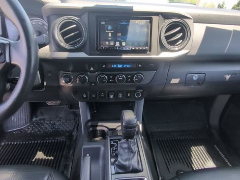 Used 2019 Toyota Tacoma TRD Pro AWD/4WD image 22