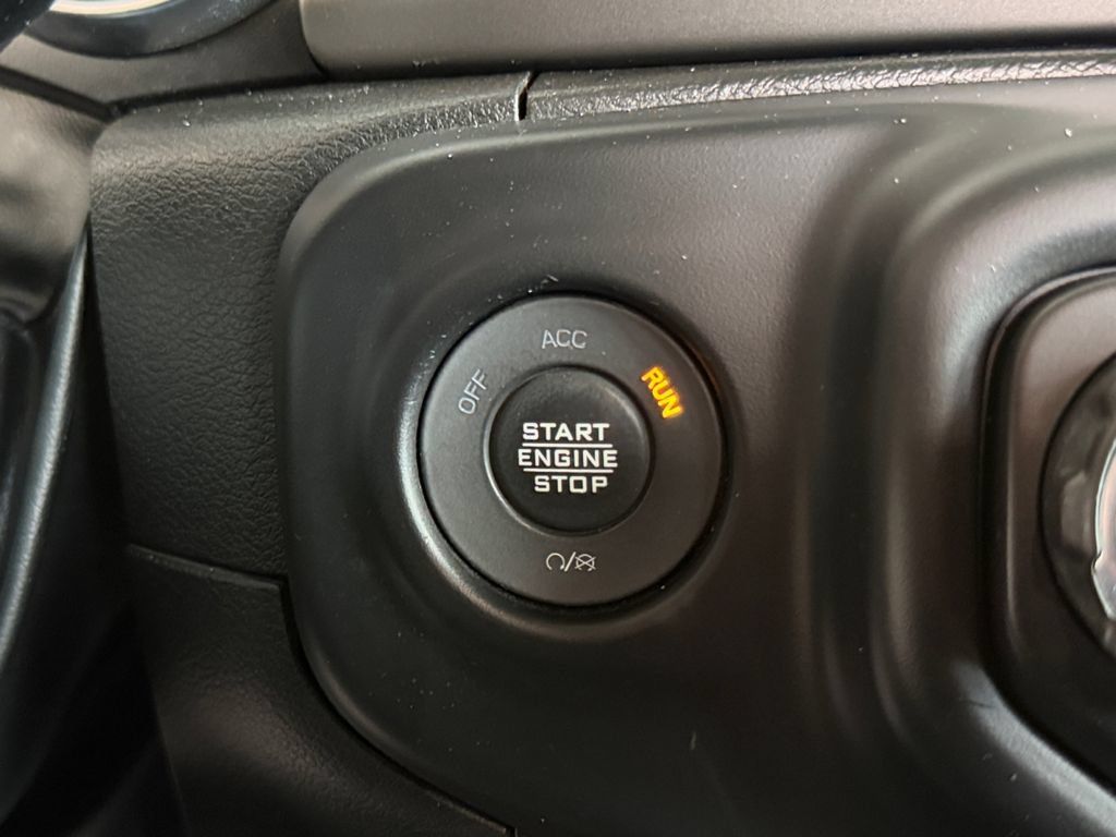 Used 2022 Jeep Gladiator Sport AWD/4WD image 18
