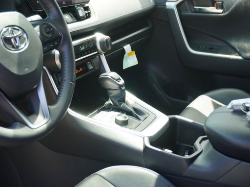 Used 2023 Toyota RAV4 XSE AWD/4WD image 23