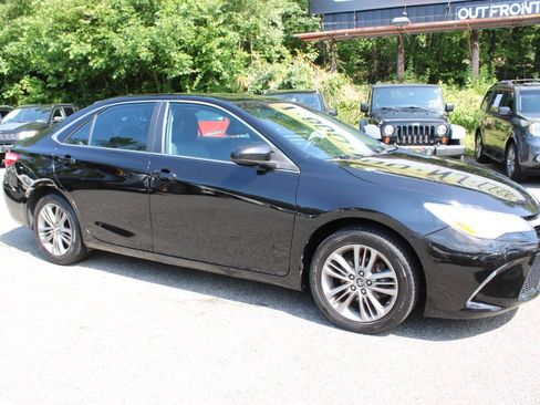 Used 2015 Toyota Camry SE FWD image 5