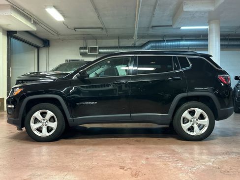 Used 2019 Jeep Compass Latitude w/ Cold Weather Group image 2