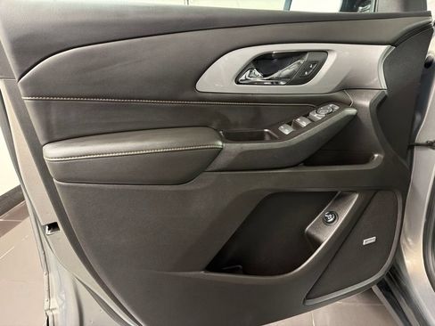 Used 2018 Chevrolet Traverse LT FWD image 30