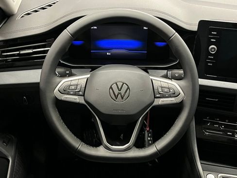 New 2025 Volkswagen Jetta SE image 9