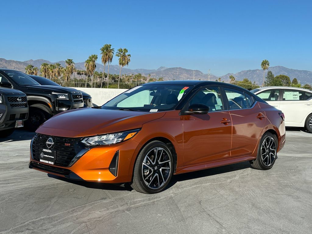 Used 2024 Nissan Sentra SR w/ SR Premium Package FWD image 2