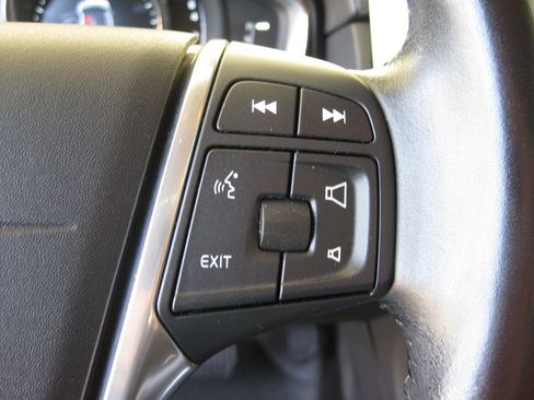Used 2016 Volvo XC70 T5 Premier w/ Proximity Package image 17