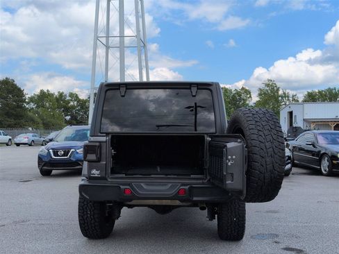Used 2018 Jeep Wrangler Unlimited Sahara w/ Dual Top Group AWD/4WD image 32