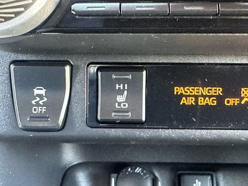 Used 2022 Toyota RAV4 XLE w/ XLE Grade Weather Package AWD/4WD image 17