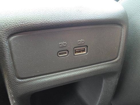 Used 2024 Chevrolet Trax RS w/ Sunroof Package FWD image 24