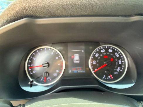 Used 2021 Toyota RAV4 LE AWD/4WD image 22