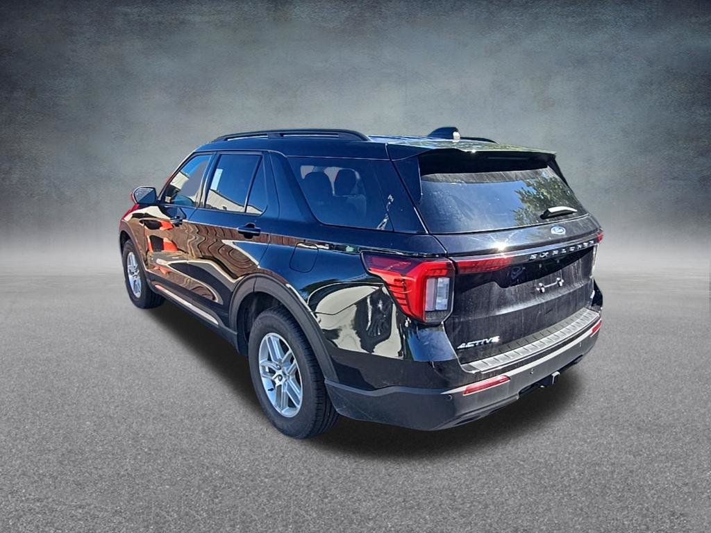 Used 2025 Ford Explorer Active AWD/4WD image 7