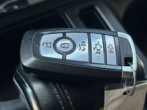 Used 2022 Ford F150 Lightning Lariat image 26