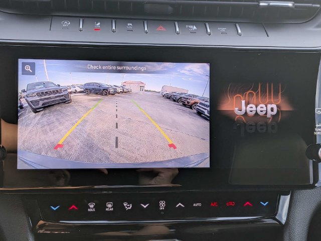 New 2027 Jeep Grand Cherokee Altitude RWD image 24