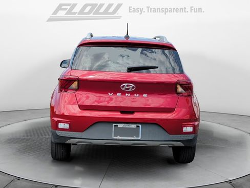 Certified 2025 Hyundai Venue Limited FWD image 6
