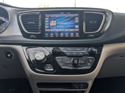 Used 2019 Chrysler Pacifica Limited w/ Advanced Safetytec Group image 25