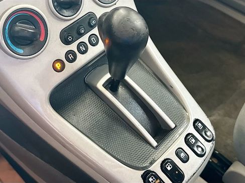 Used 2005 Chevrolet Equinox LS w/ Preferred Equipment Group AWD/4WD image 13