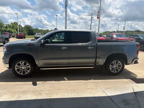 New 2026 Chevrolet Silverado 1500 LTZ w/ LTZ Premium Package AWD/4WD image 3