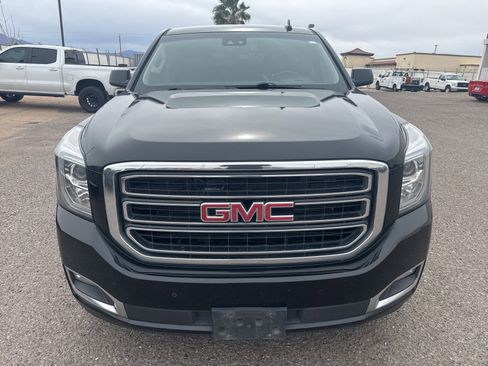 Used 2017 GMC Yukon SLT image 2