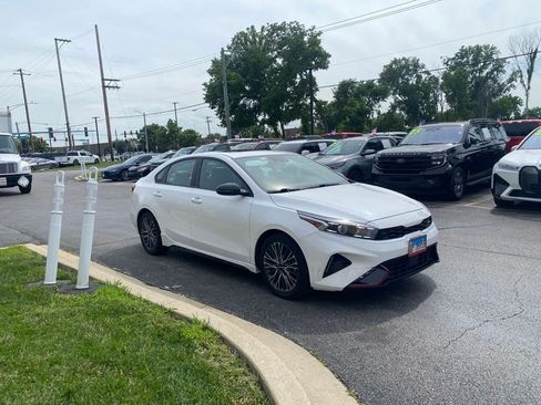 Used 2022 Kia Forte GT-Line w/ GT-Line Premium Package FWD image 3