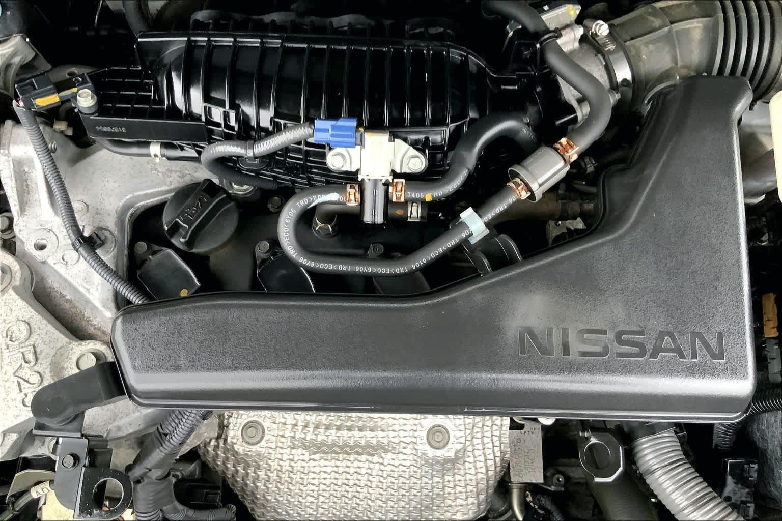 Used 2018 Nissan Rogue SV w/ Premium Package FWD image 32