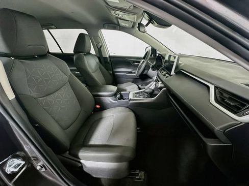 Certified 2025 Toyota RAV4 XLE FWD image 26