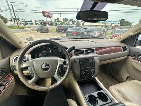 Used 2011 GMC Yukon SLT RWD image 7