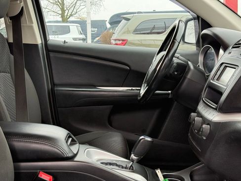 Used 2020 Dodge Journey SE w/ SE Popular Equipment Group image 29