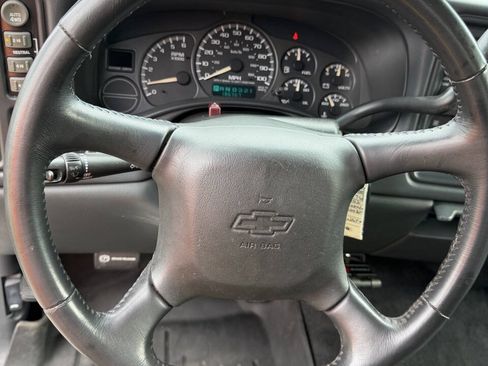 Used 2002 Chevrolet Silverado 1500 LS w/ Off-Road Pkg AWD/4WD image 25