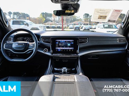 Used 2024 Jeep Wagoneer Series II w/ Flexible Seating Group image 31