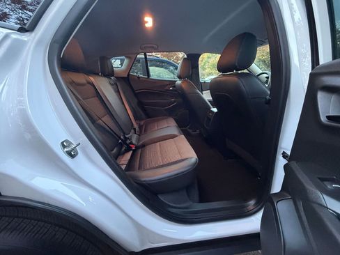 Used 2025 Chevrolet Trax LT image 23