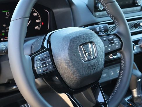 Certified 2025 Honda Civic Sport image 17